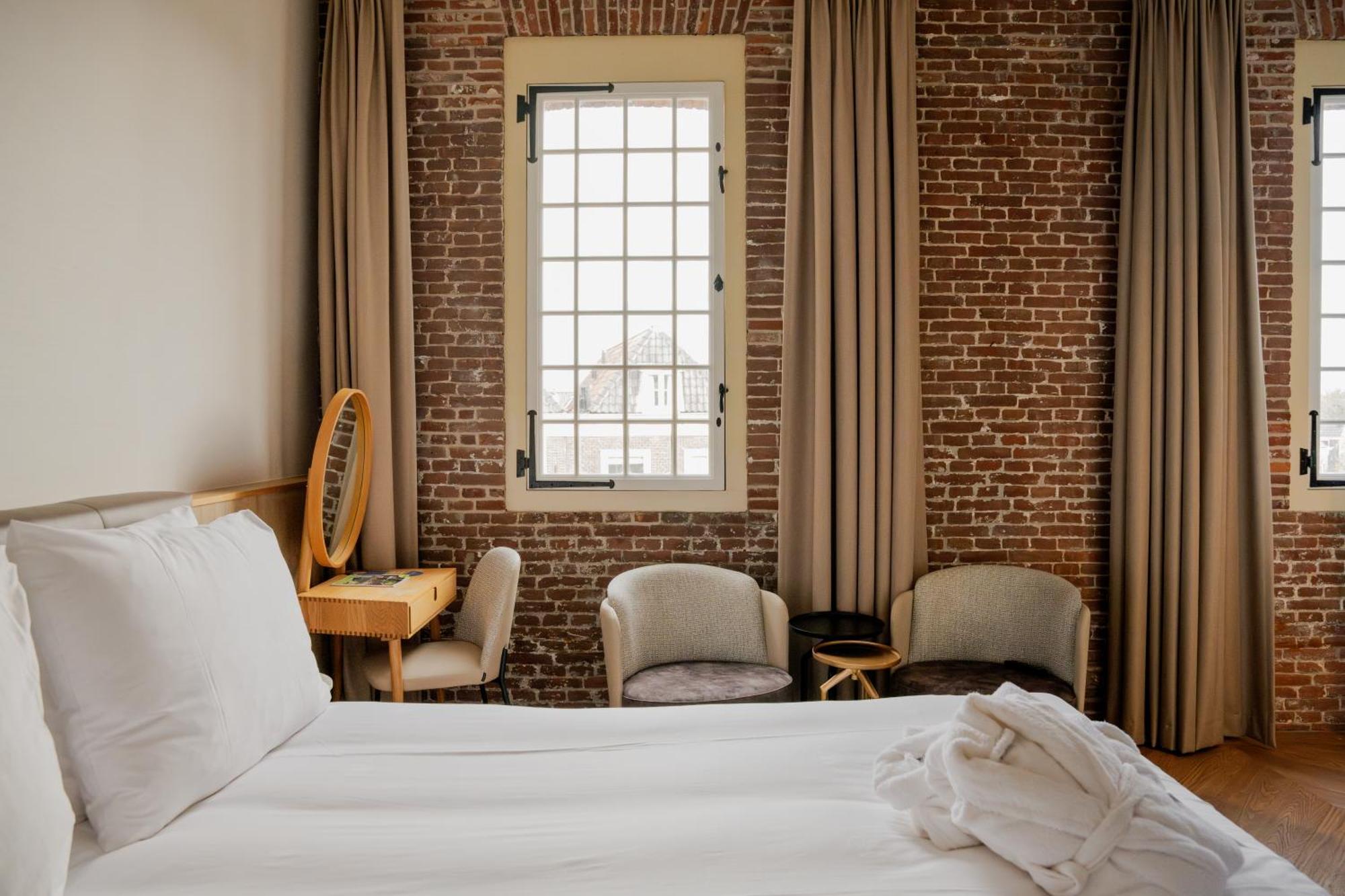 Hotel Arsenaal 4*